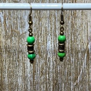 ⭐️22073 Green Acrylic Earrings⭐️